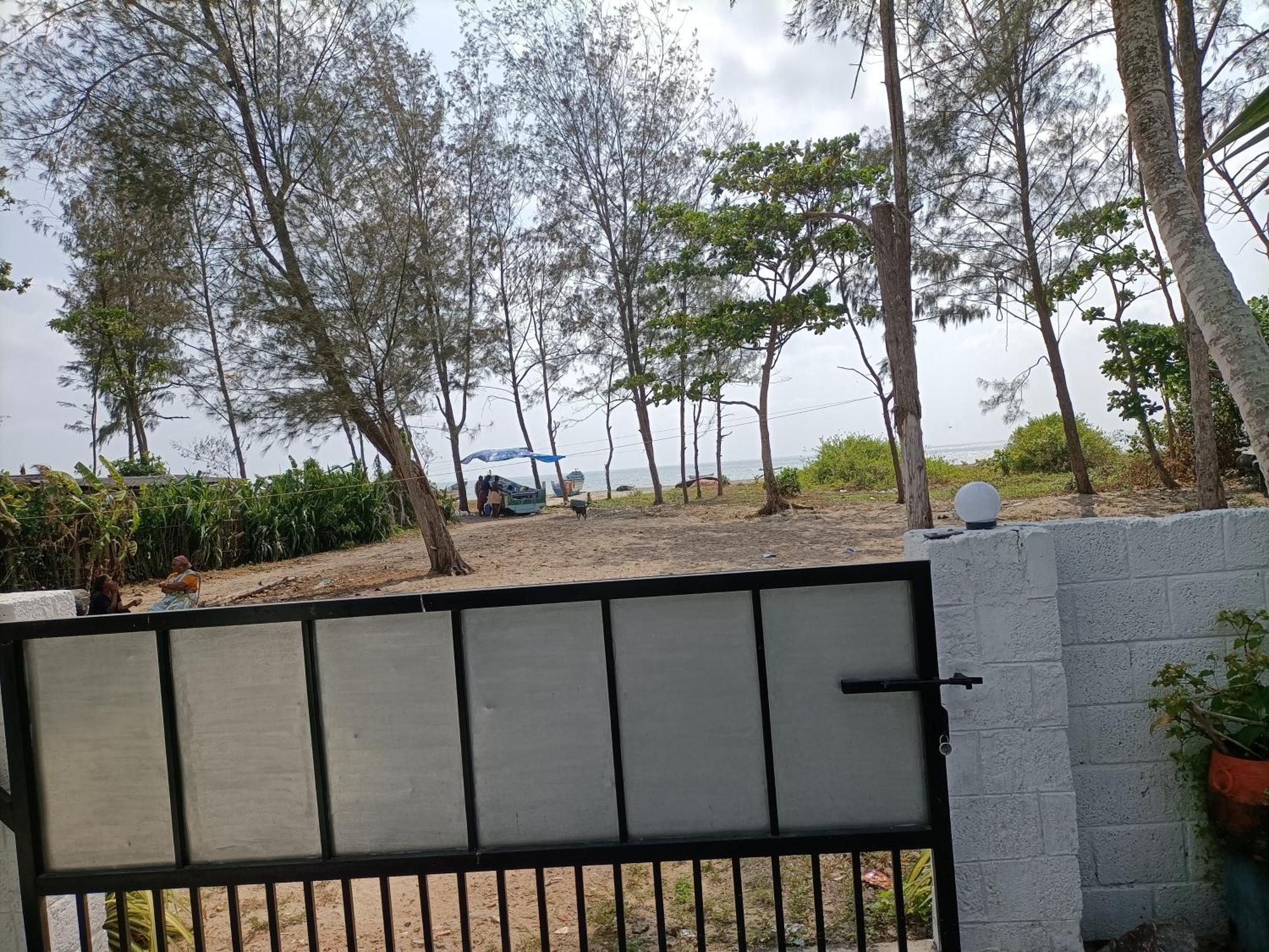 Kadalamma Beach Homestay アーラップーザ県 エクステリア 写真