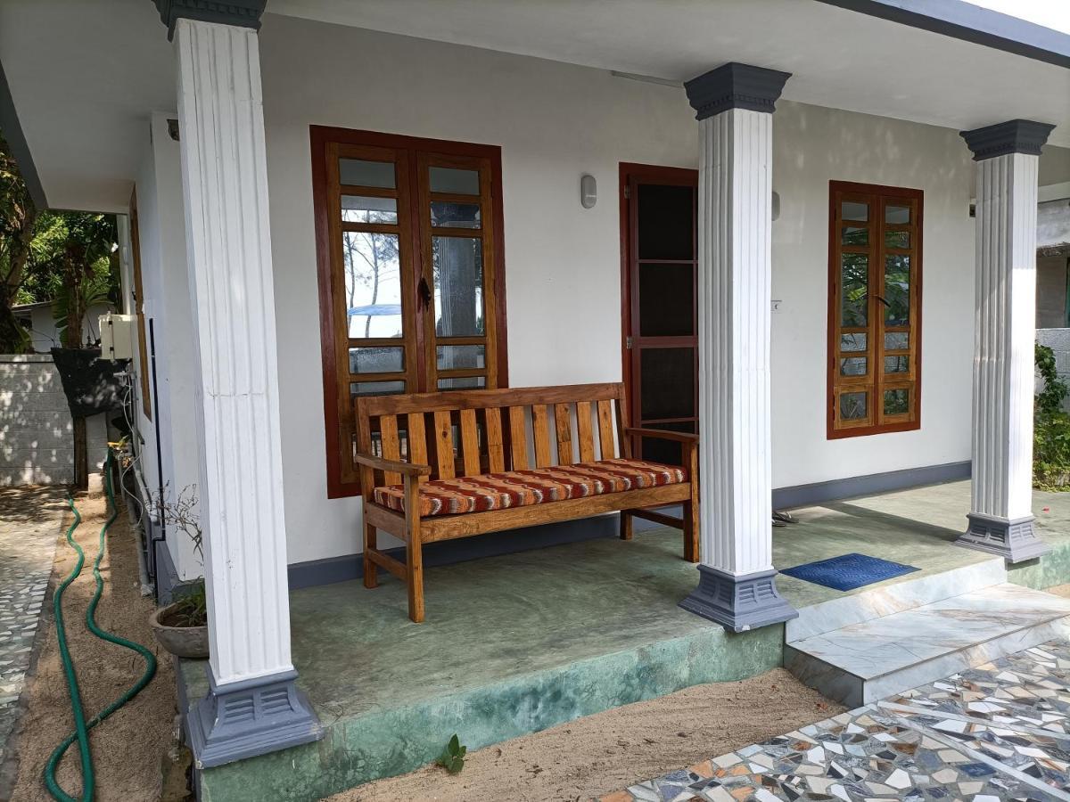 Kadalamma Beach Homestay アーラップーザ県 エクステリア 写真
