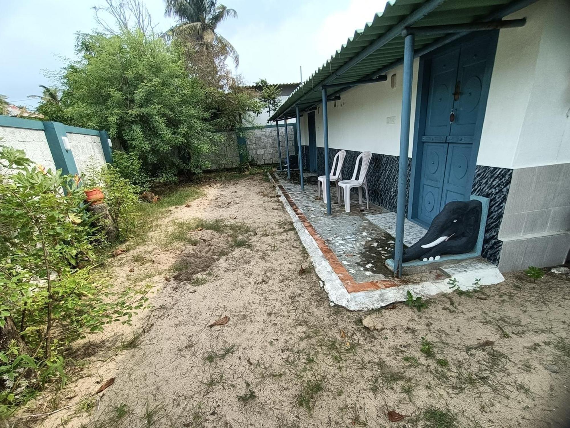 Kadalamma Beach Homestay アーラップーザ県 エクステリア 写真
