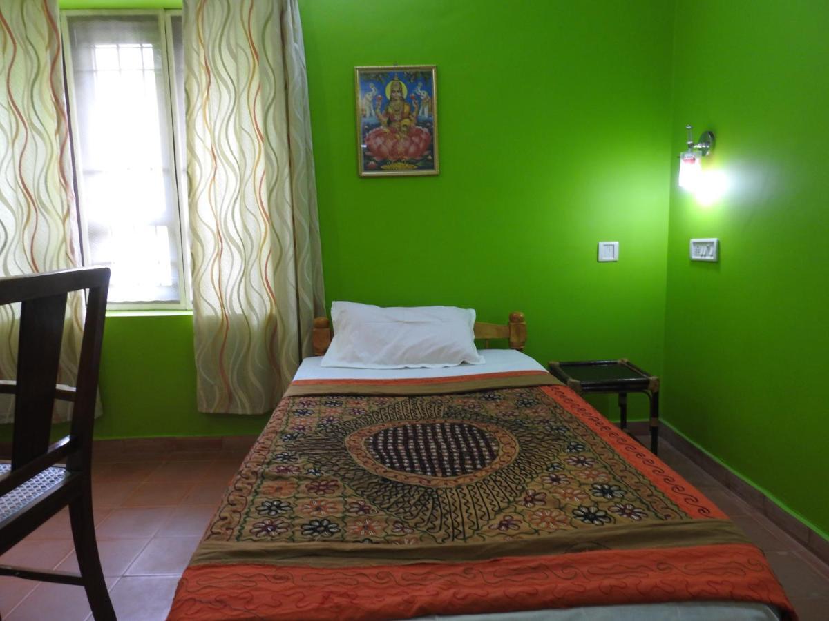 Kadalamma Beach Homestay アーラップーザ県 エクステリア 写真